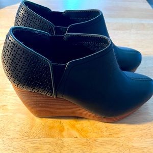 Dr. Scholl’s Cool Fit Memory Foam Wedge Shoes